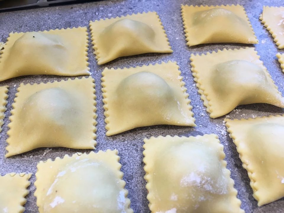 DIY Ravioli mit Champignonrahmsauce – Ichzeigdirwiemanskocht
