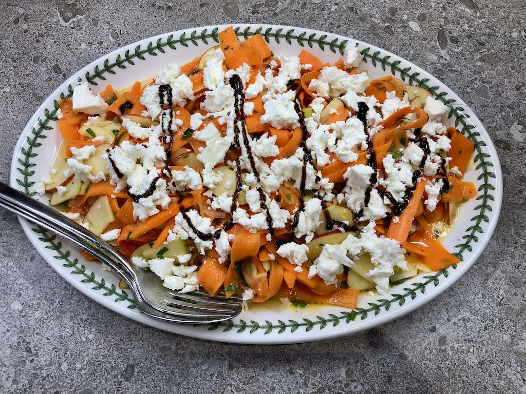 Möhren-Apfel-Salat – Ichzeigdirwiemanskocht